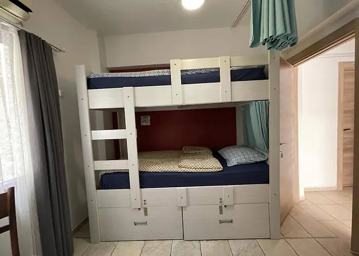 Dormitory Room Mixed