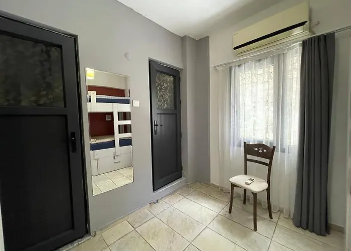 Dormitory Room Mixed